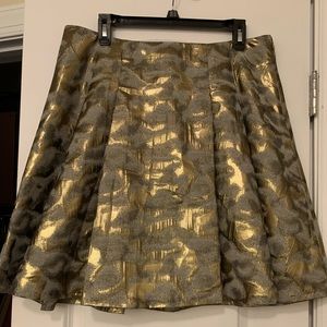 Limited skirt- in size L- gold detail - never worn
